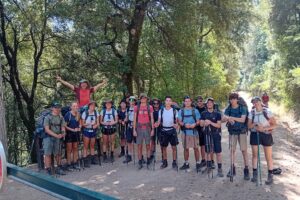 Groupe d'adolescents sur le GR20 junior en Corse